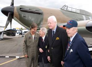 Tom with Battle of Britain ground crew veterans of 56 and 222 squadrons and Spitfire display pilot Peter Teichman
